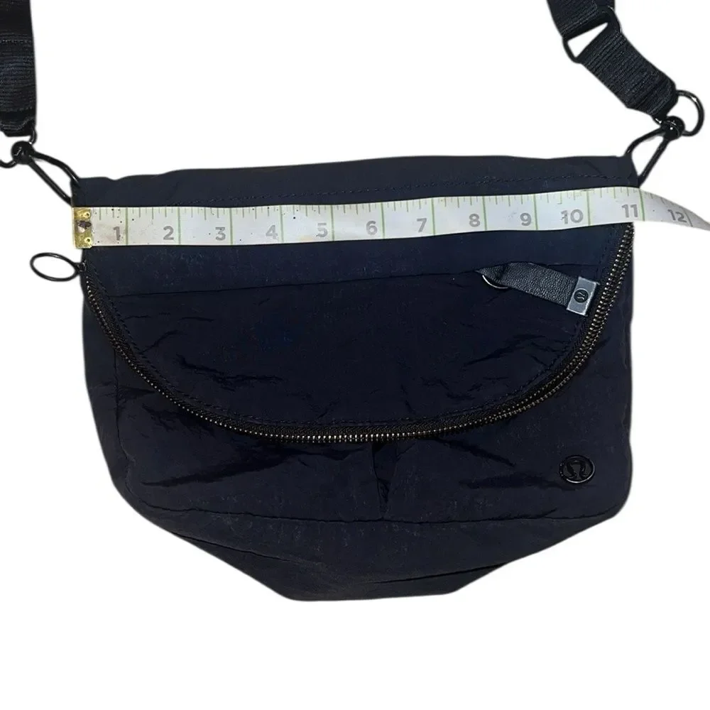 🔥 Lululemon Black Crossbody Messenger Bag‎ 🔥